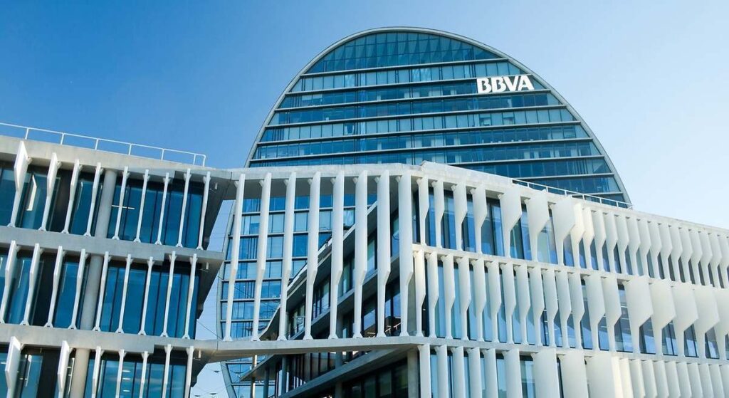 BBVA vuelve al mercado de deuda tras la opa con un CoCo de 500 millones
