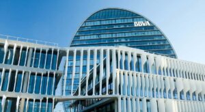 BBVA vuelve al mercado de deuda tras la opa con un CoCo de 500 millones