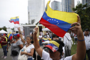Benigno Alarcón: Venezolanos se reconocen como actores del cambio político, pero el miedo inhibe la acción
