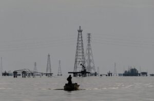 Bloomberg | La etiqueta estadounidense de terrorista en Venezuela aumenta el riesgo para las compañías petroleras – AlbertoNews