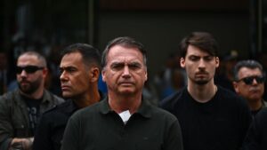 Bolsonaro alega «paranoia» por ingesta de medicamentos al quemar su tobillera electrónica