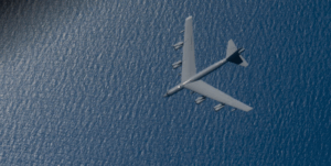 Bombarderos de EEUU hacen demostraciones de ataques en Caribe cerca de Venezuela