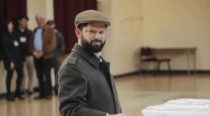 Boric pide construir un «país unido» en elecciones en Chile
