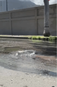 Caraballeda sumida en aguas negras