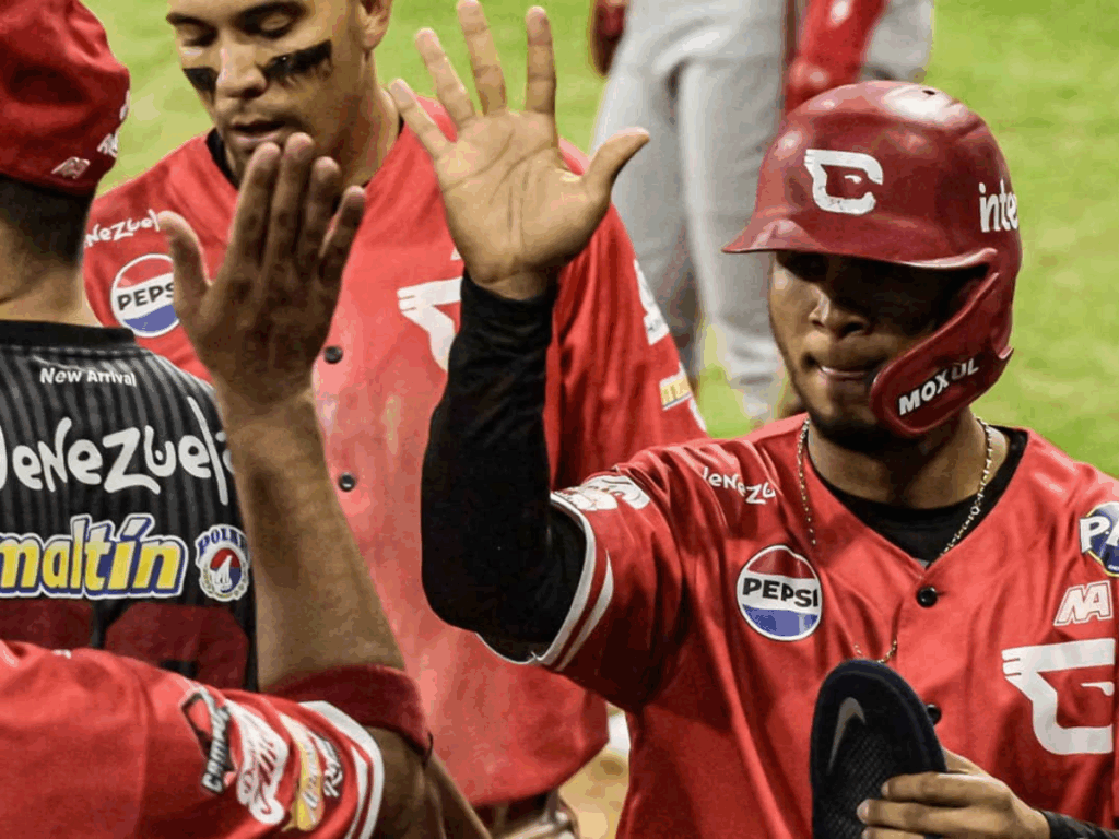 Cardenales dominaron de visita en el Universitario