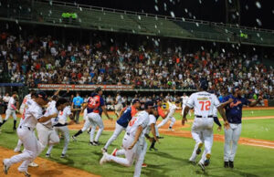 Caribes ripostó para dejar en el terreno a Leones