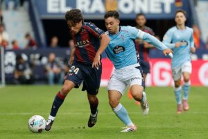 Carlos Álvarez, el ‘Pelusa’ sevillano que pone la magia en el Levante y desafía a la defensa del Atlético | LaLiga EA Sports 2025 | elmundo.es