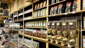 Casa Gispert, la primera tienda de alimentación de Barcelona que tiene el horno en uso más antiguo de Europa