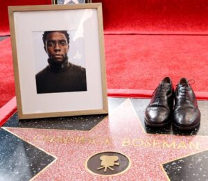 Chadwick Boseman es inmortalizado con una estrella en Hollywood Boulevard (Fotos y videos) – AlbertoNews
