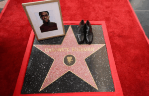 Chadwick Boseman fue homenajeado con una estrella en el Paseo de la Fama de Hollywood