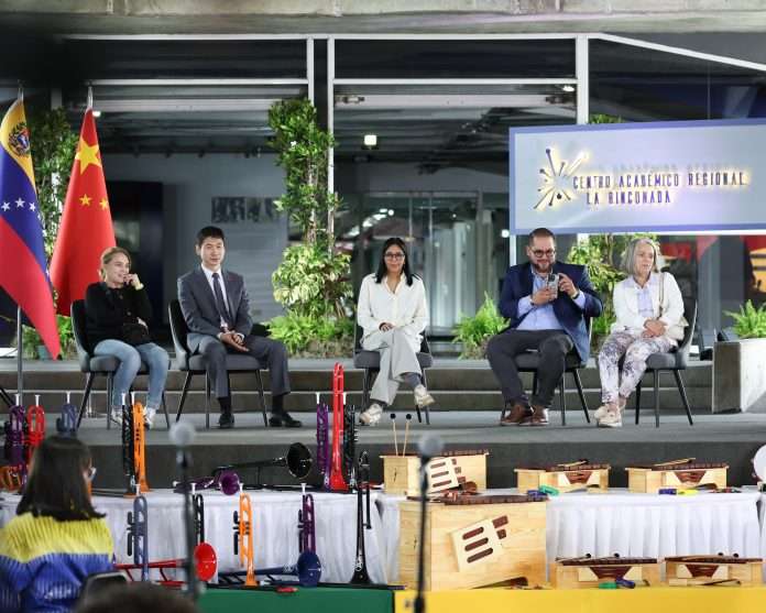 China dona 591 instrumentos al Sistema Nacional de Orquestas