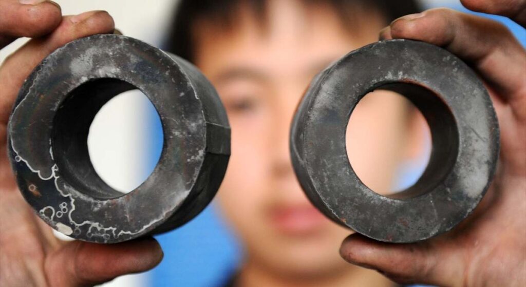 China suspende 12 meses el refuerzo de sus controles de exportación de tierras raras a la UE