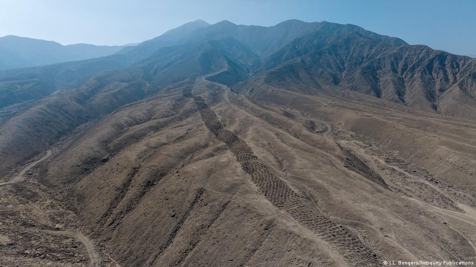 Científicos hallan clave de enigma de 5.200 agujeros en Perú – DW – 10/11/2025