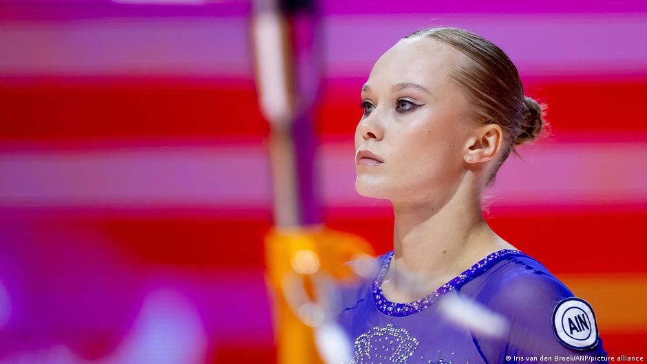 Club alemán corta lazos con gimnasta rusa vinculada a Putin – DW – 26/11/2025