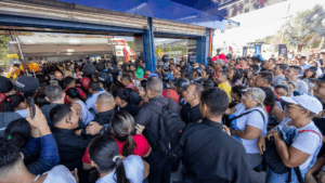 Colas por el Black Friday una Venezuela con crisis económica y brecha social