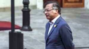 Colombia exige a EEUU que «aclare» foto diseñada con IA de Petro