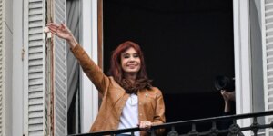 Comienza el juicio contra Cristina Kirchner, acusada de la trama de corrupción más grande de la historia argentina