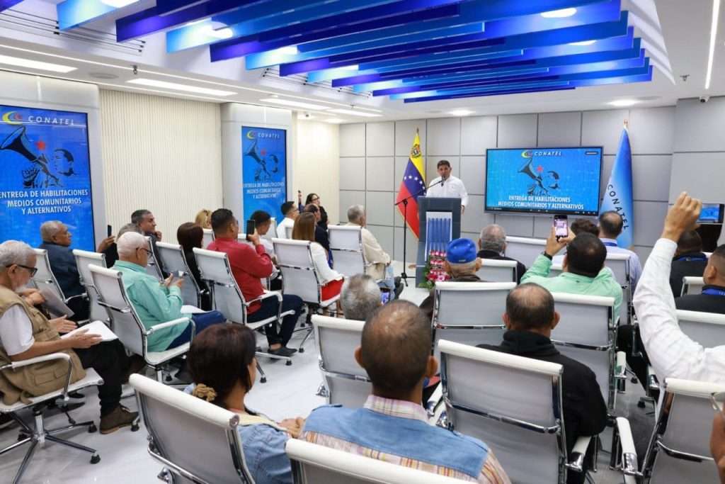 Conatel supera las 290 emisoras comunitarias regularizadas