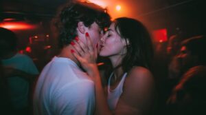 Confesiones de una pareja en la «academia swinger»: de los temores del escrache social al primer trío sexual