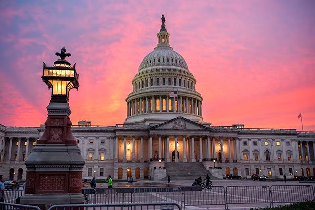 Congreso de EE UU termina con el cierre gubernamental más largo de la historia