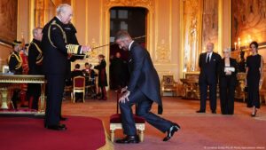 David Beckham, nombrado caballero en el Castillo de Windsor – DW – 04/11/2025