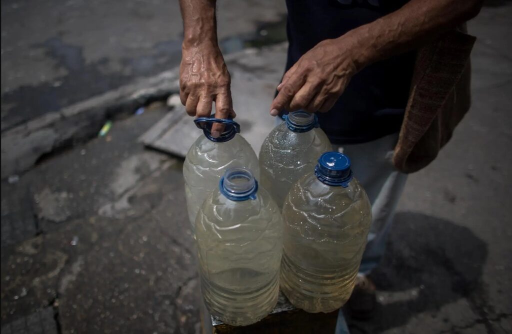 Desinversión, centralización y fuga de talento afectan el servicio de agua potable en Venezuela