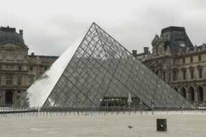 Detenido en Francia el presunto cuarto integrante del grupo que robó en el Louvre – AlbertoNews