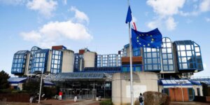 Detenidos dos policías en Francia tras ser acusados de violación por una joven en las instalaciones de un tribunal