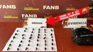 Detienen a sujeto por microtráfico de drogas en Perro Seco