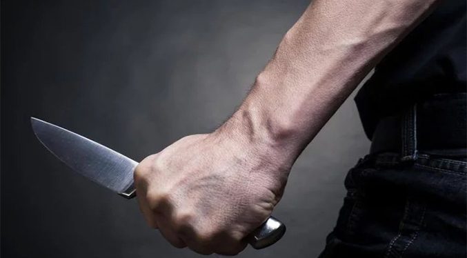 Detienen a un hombre tras asesinar a puñaladas a su excuñado