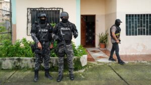 Detienen en Ecuador a sospechoso de transportar armas para disidencia de las FARC – AlbertoNews