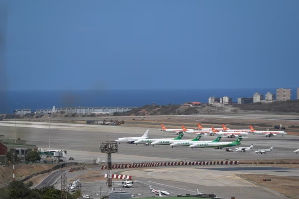 EEUU alerta sobre riesgos en espacio aéreo de Maiquetía