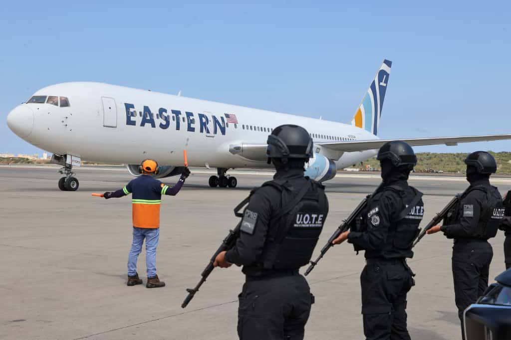 EEUU suspende los vuelos de repatriación hacia Venezuela