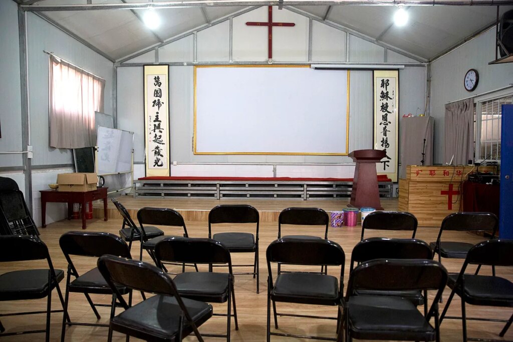 EL MUNDO, en la iglesia clandestina de Los Llorones tras la última ofensiva contra los cristianos de China