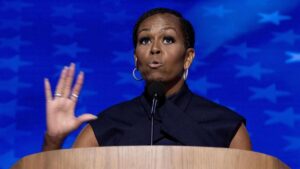 ESTADOS UNIDOS | Michelle Obama afirma que EE.UU. «no está listo» para una mujer presidenta | elperiodico.com