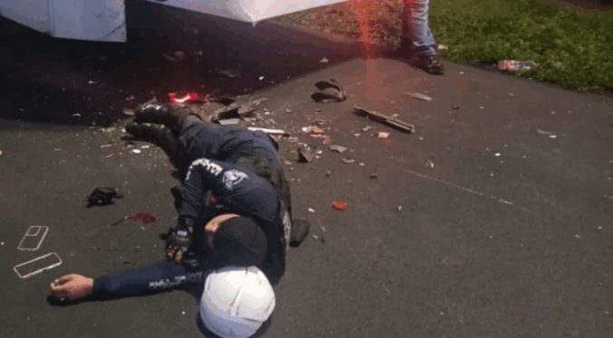 Efectivo policial resulta herido al impactar su moto contra autobús