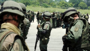 Ejército venezolano despliega maniobras en Caracas