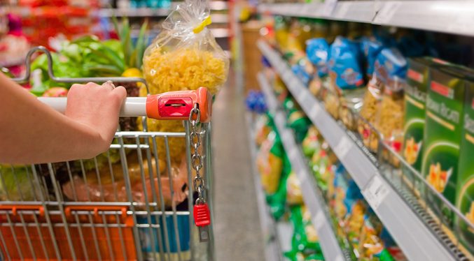 El 52% del presupuesto familiar venezolano se destina en alimentos y transporte