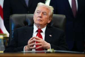 El País de España | Trump amenaza con empezar “muy pronto” a detener el tráfico de drogas desde Venezuela “también por tierra” – AlbertoNews