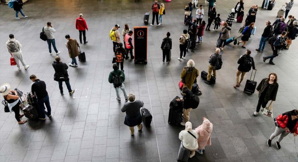 El Reino Unido congela las tarifas ferroviarias por primera vez en 30 años por el alto coste de vida