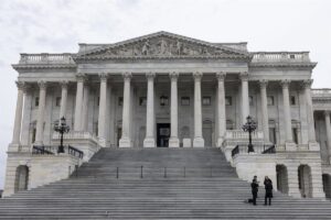 El Senado de EEUU llega a un acuerdo y allana el camino para terminar con el cierre de gobierno de 40 días | europapress.es