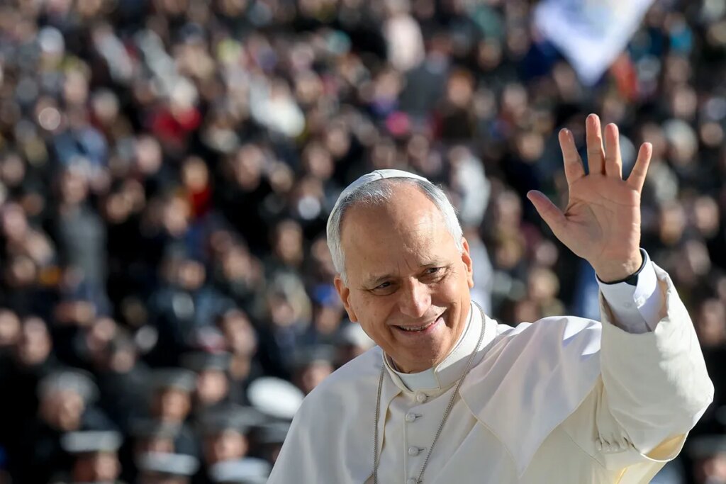 El Vaticano contra el poliamor: "El amor no puede reducirse a un impulso"