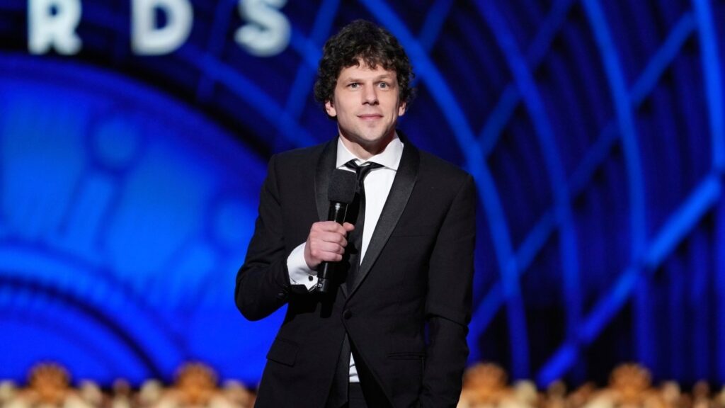El actor Jesse Eisenberg donará un riñón a un desconocido
