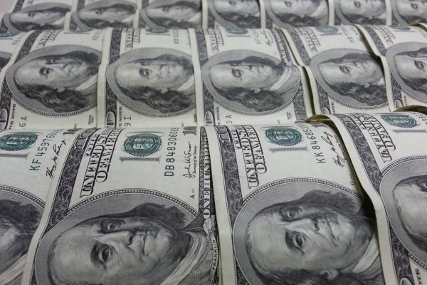 El dólar oficial cerró este #12Nov en 233,55 bolívares