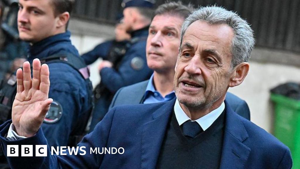 El expresidente francés Nicolas Sarkozy sale en libertad tras pasar solo 3 semanas en prisión