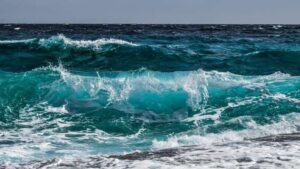 El misterioso “mar de fondo”: una fuerza oceánica que viaja miles de kilómetros