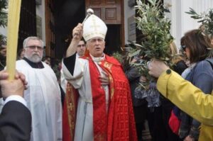 El obispo de Cádiz suspende su agenda para esclarecer las acusaciones de pederastia, que califica de «graves y falsas» | europapress.es