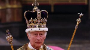 El rey Carlos III quiere a las princesas Beatriz y Eugenia en un papel más activo tras la salida del príncipe Andrés