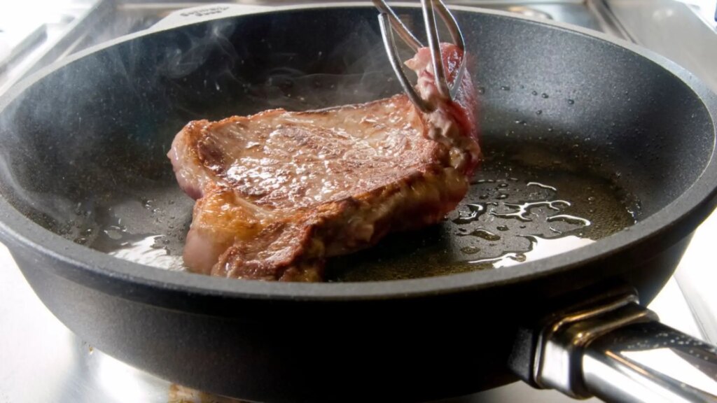 El truco que usan los cocineros para preparar el filete de carne perfecto