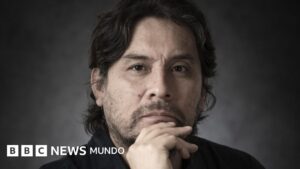 En el Perú, el mejor elogio que te pueden hacer es que no pareces peruano. Son pocos los peruanos que se identifican con su rostro, con su país